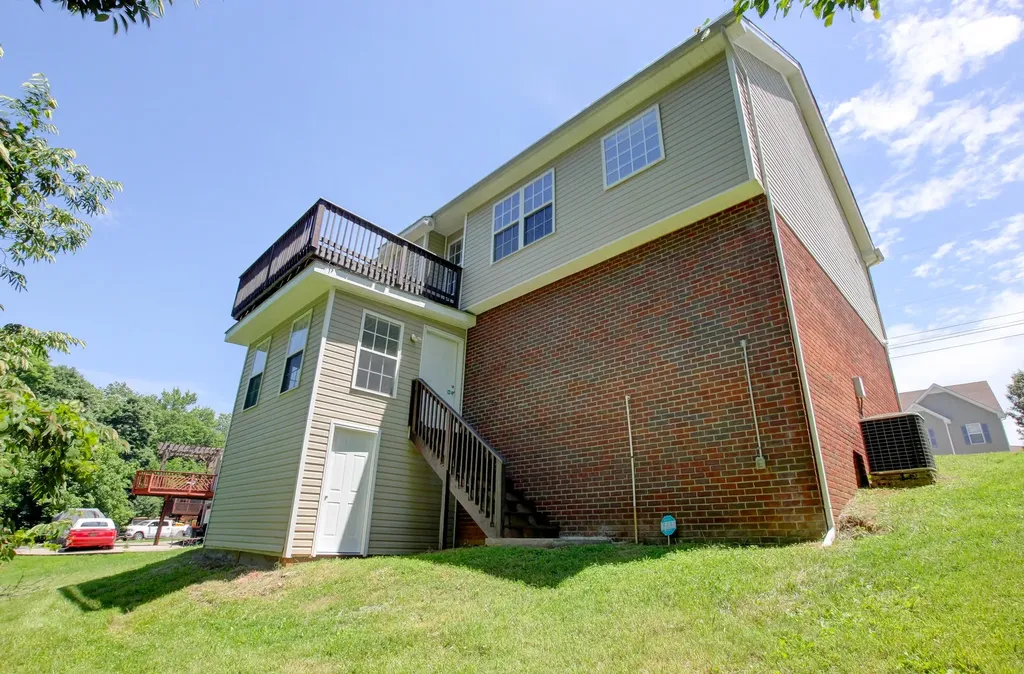 93 West Drive Clarksville TN 37040