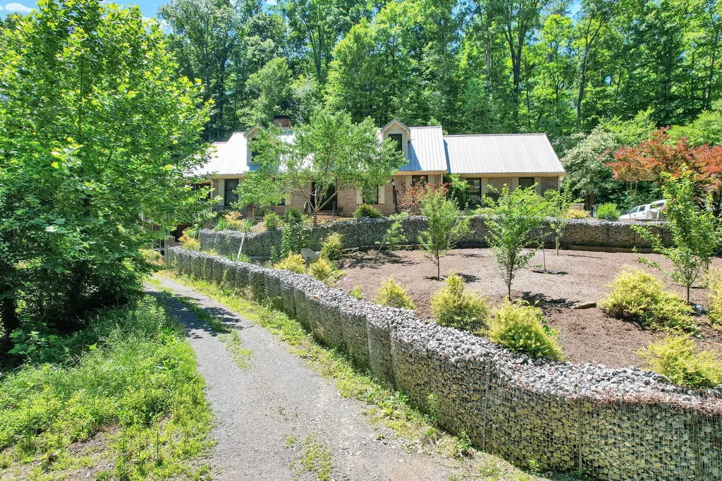 220 Brian Road, NW Cleveland TN 37312