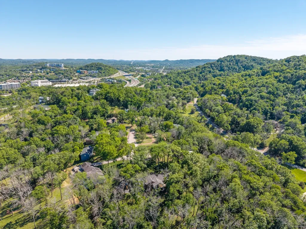 877 Hillhaven Court Nashville TN 37220