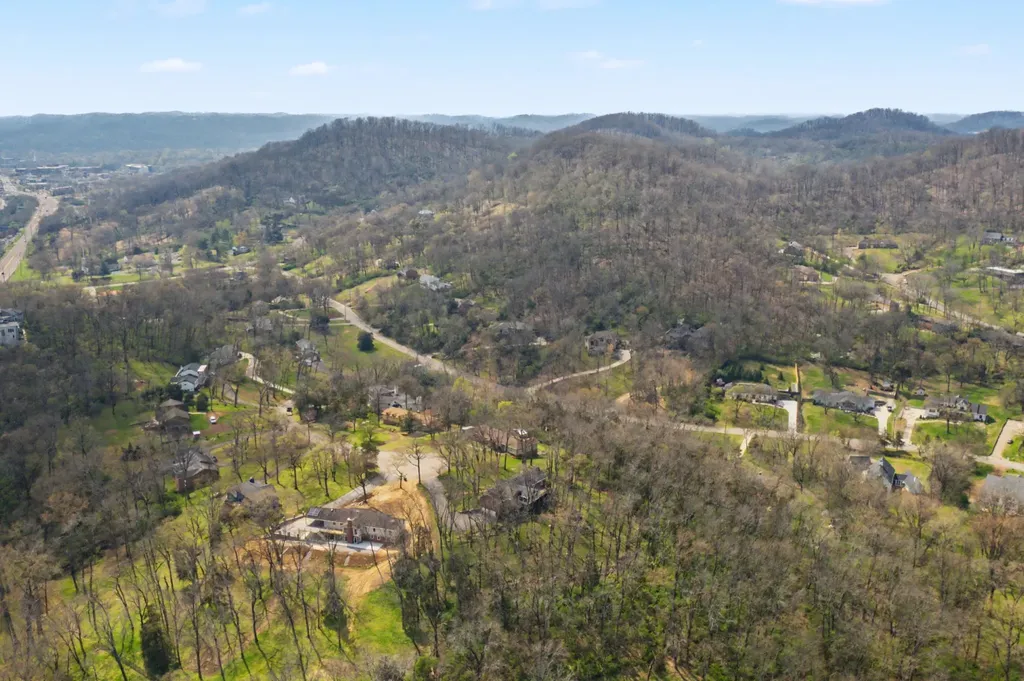 877 Hillhaven Court Nashville TN 37220