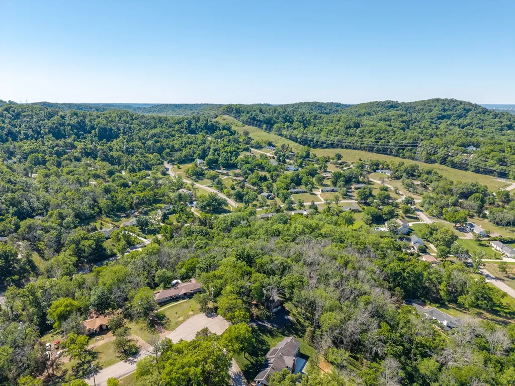 877 Hillhaven Court Nashville TN 37220