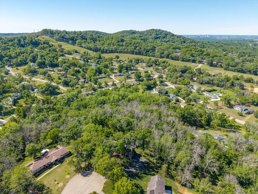877 Hillhaven Court Nashville TN 37220