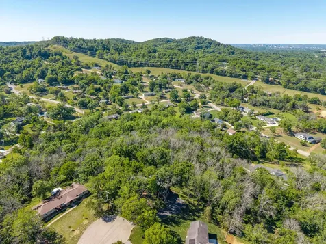 877 Hillhaven Court Nashville TN 37220