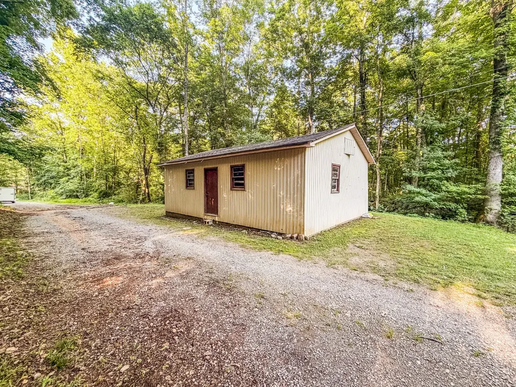 120 Ulcer Hollow Road Waverly TN 37185