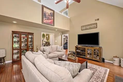 1037 Burslem Cove Cordova TN 38018