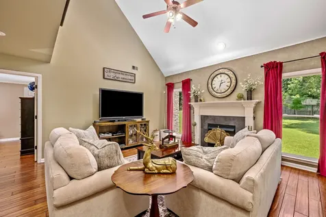 1037 Burslem Cove Cordova TN 38018