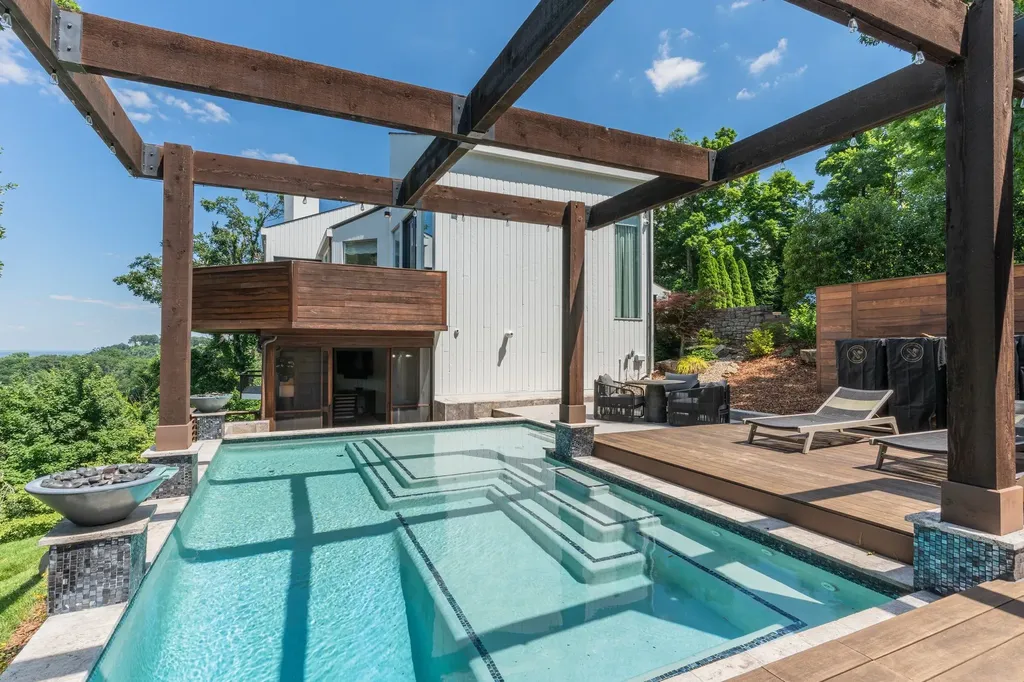 1819 Laurel Ridge Drive Nashville TN 37215