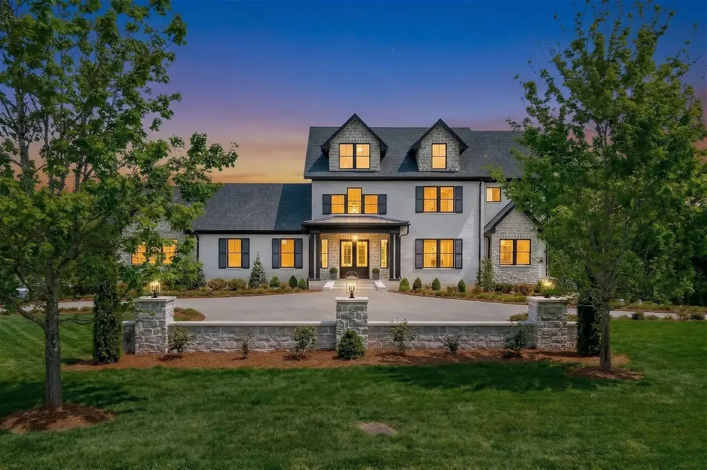 102 Steeplechase Lane Nashville TN 37221