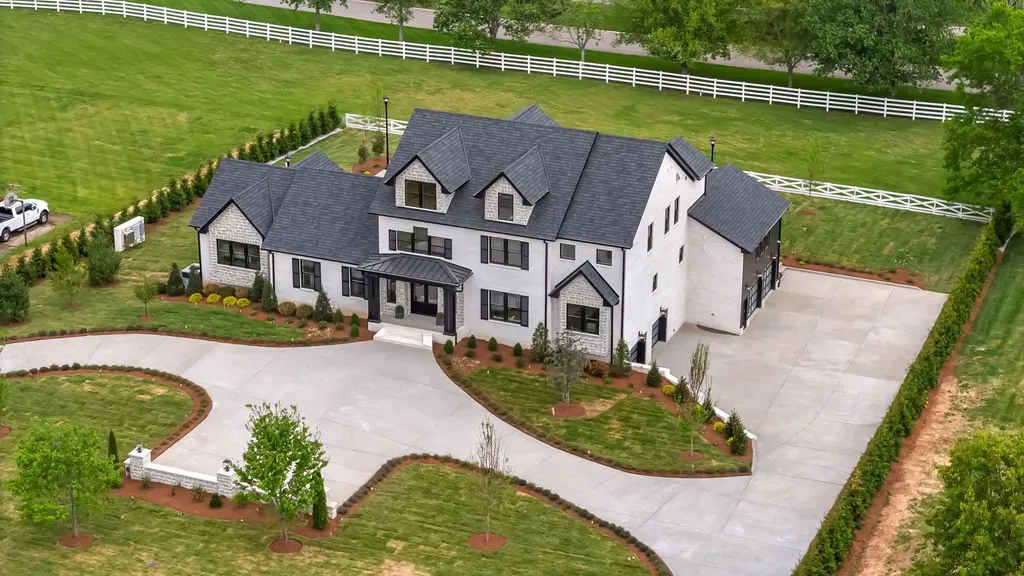 102 Steeplechase Lane Nashville TN 37221