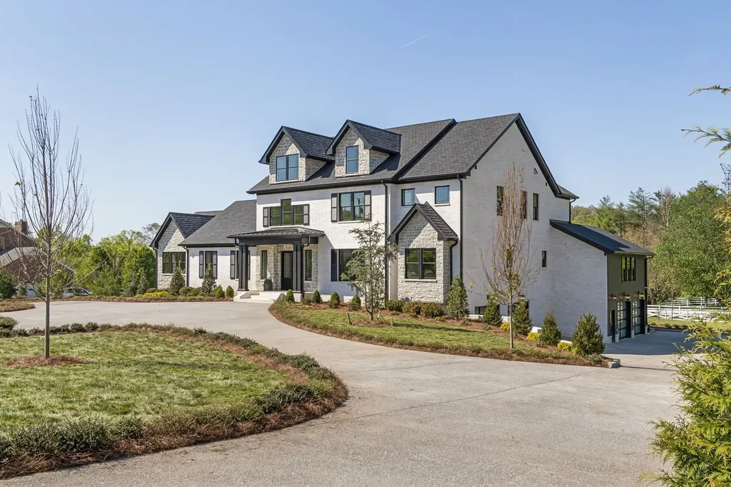 102 Steeplechase Lane Nashville TN 37221