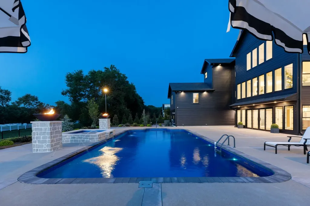 102 Steeplechase Lane Nashville TN 37221