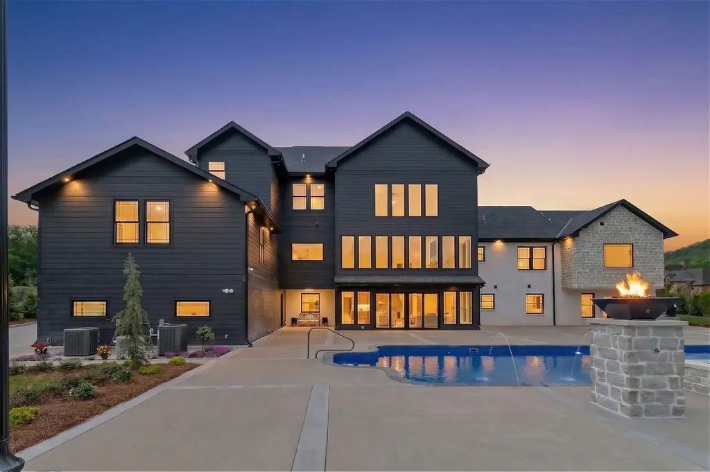 102 Steeplechase Lane Nashville TN 37221