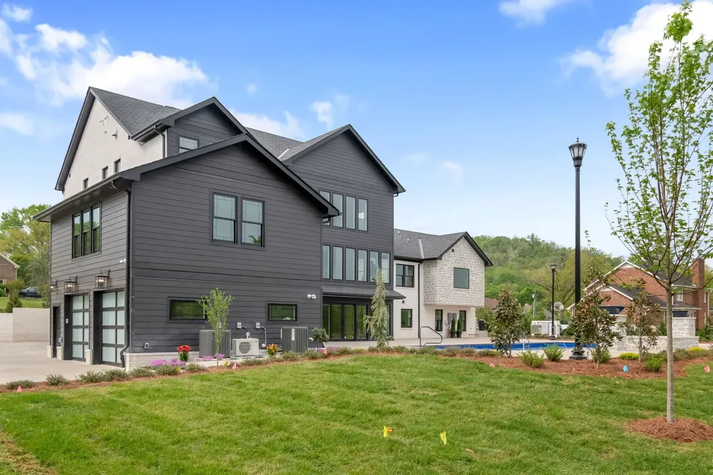 102 Steeplechase Lane Nashville TN 37221