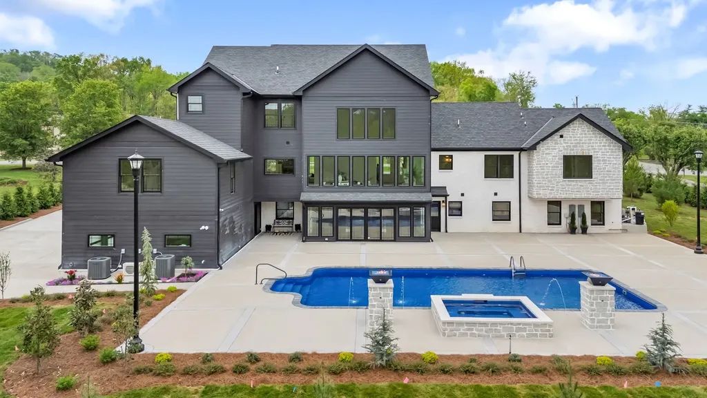 102 Steeplechase Lane Nashville TN 37221
