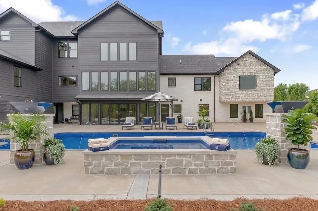 102 Steeplechase Lane Nashville TN 37221