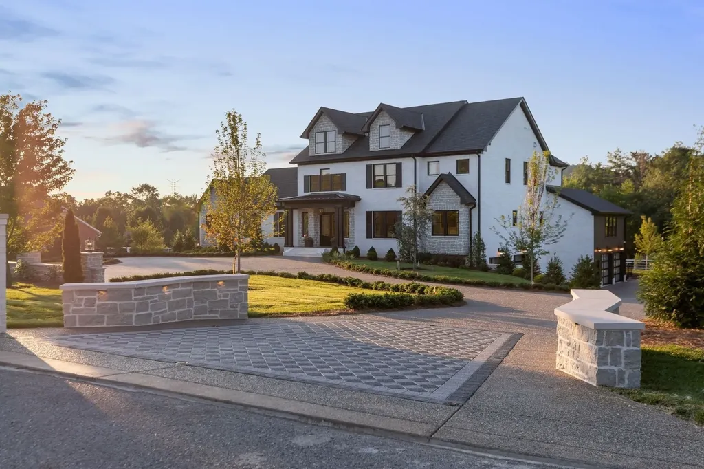 102 Steeplechase Lane Nashville TN 37221