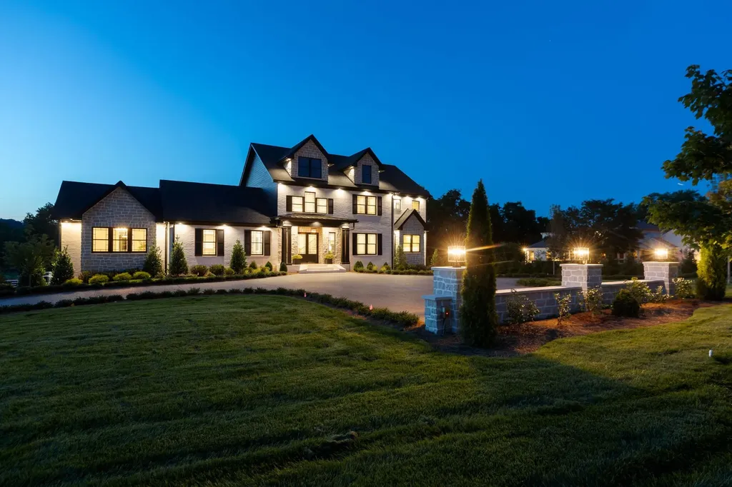 102 Steeplechase Lane Nashville TN 37221