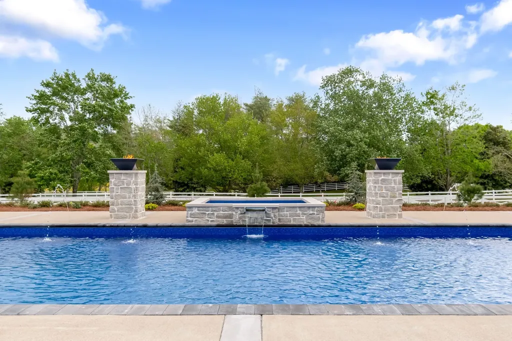 102 Steeplechase Lane Nashville TN 37221