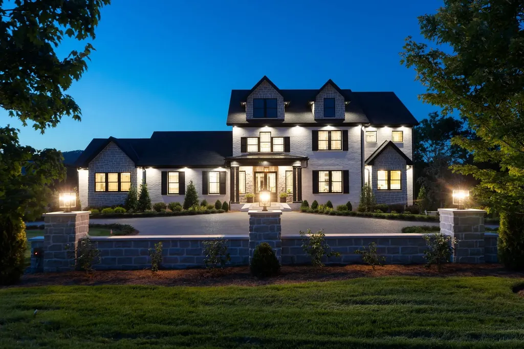 102 Steeplechase Lane Nashville TN 37221