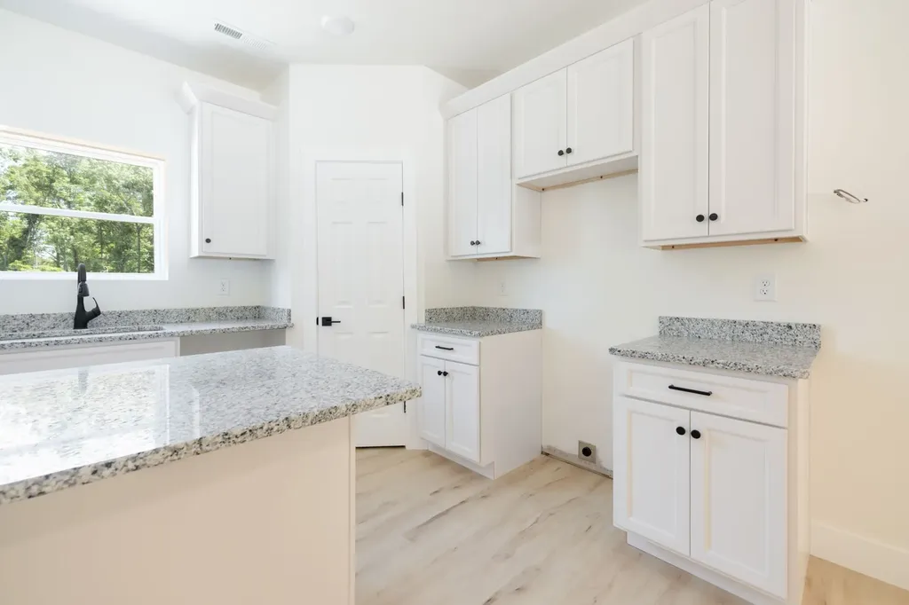 37 William Teague Lane Selmer TN 38375
