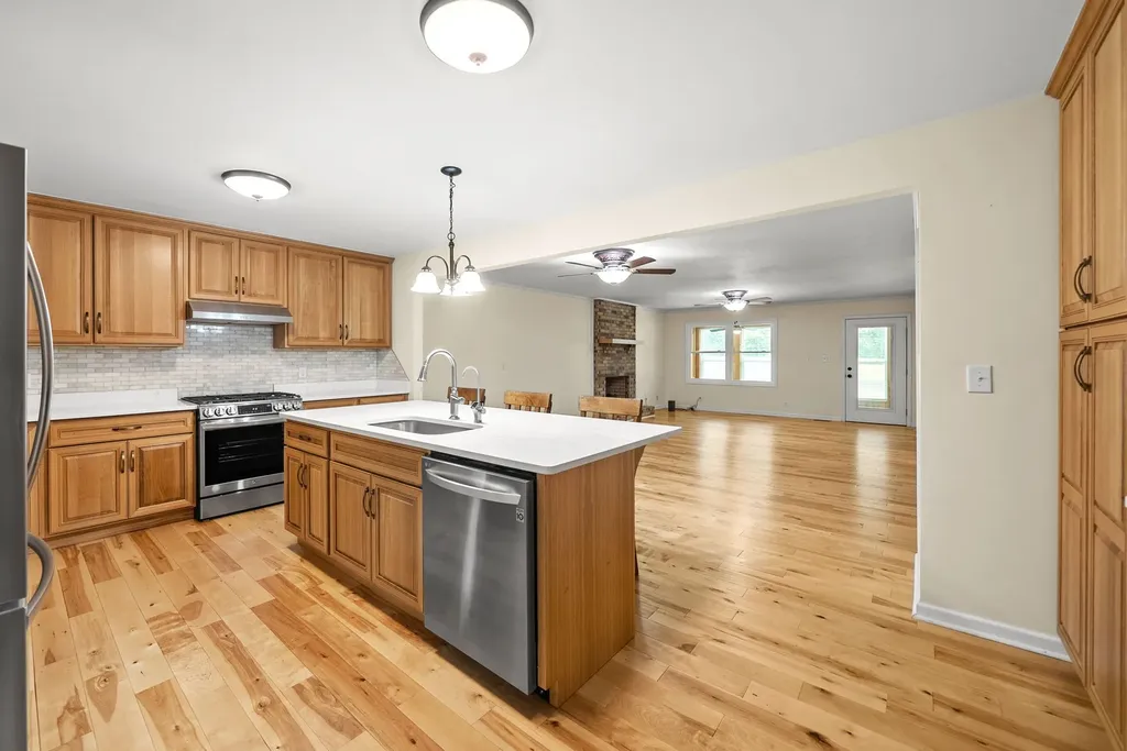 324 Bayview Drive Bumpus Mills TN 37028