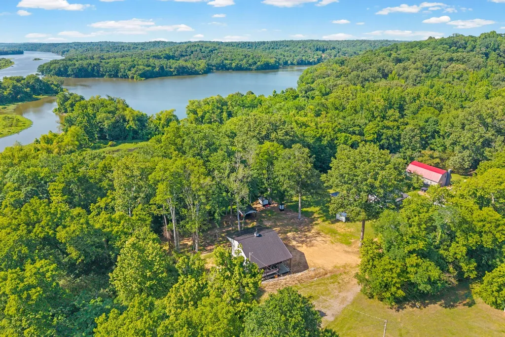 324 Bayview Drive Bumpus Mills TN 37028