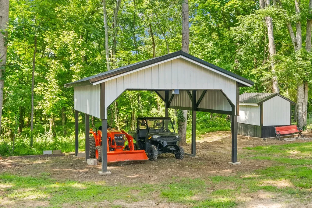 324 Bayview Drive Bumpus Mills TN 37028