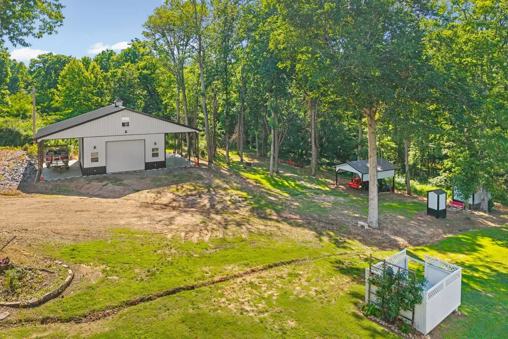 324 Bayview Drive Bumpus Mills TN 37028