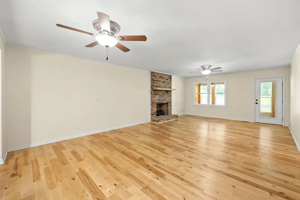 324 Bayview Drive Bumpus Mills TN 37028