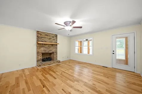 324 Bayview Drive Bumpus Mills TN 37028