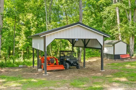 324 Bayview Drive Bumpus Mills TN 37028