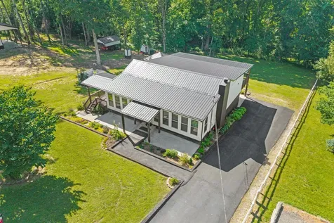324 Bayview Drive Bumpus Mills TN 37028