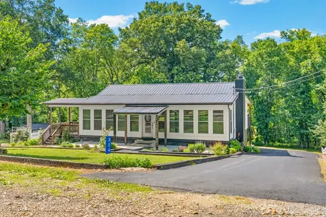324 Bayview Drive Bumpus Mills TN 37028