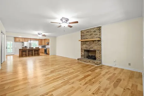 324 Bayview Drive Bumpus Mills TN 37028