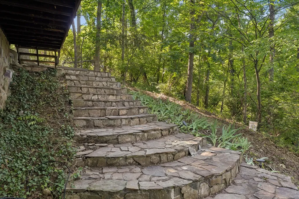 6606 Ormond Drive Nashville TN 37205