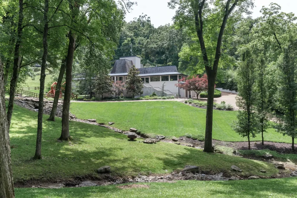 1147 Crater Hill Drive Nashville TN 37215