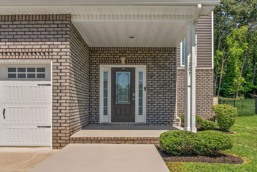 1287 Highgrove Lane Clarksville TN 37043