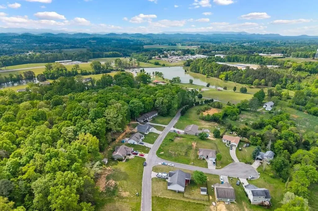 158 Park Avenue Madisonville TN 37354