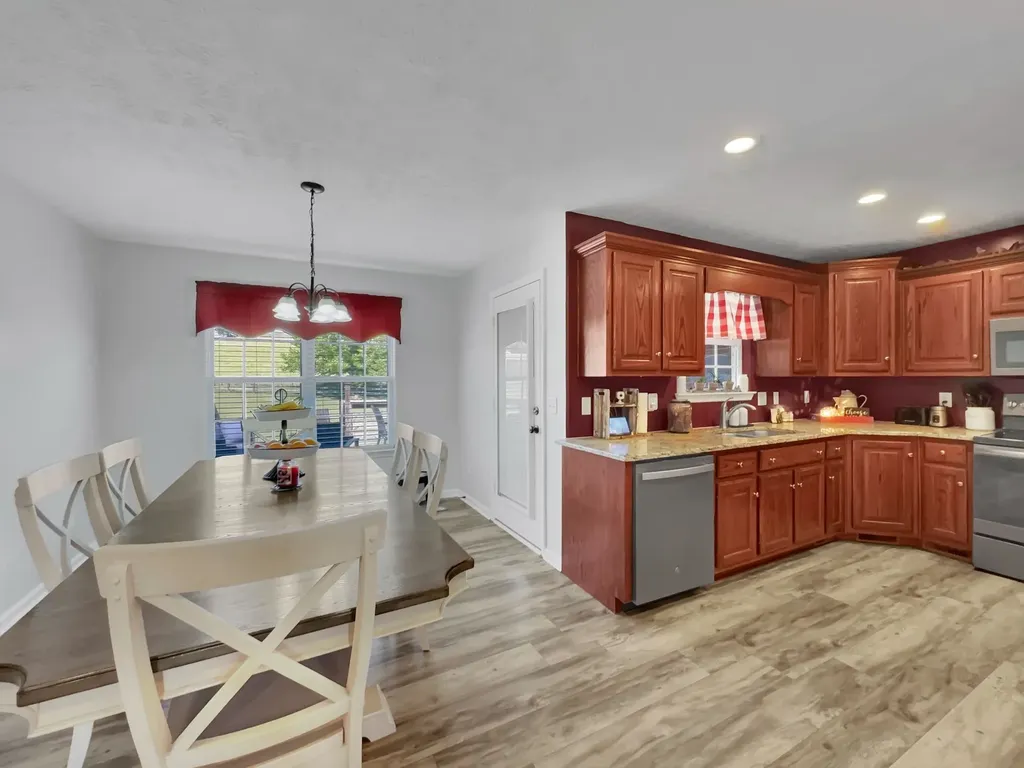 3265 Highway 141, N Hartsville TN 37074