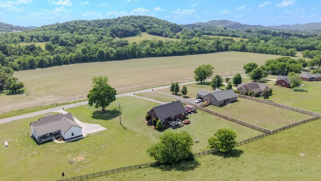 3265 Highway 141, N Hartsville TN 37074