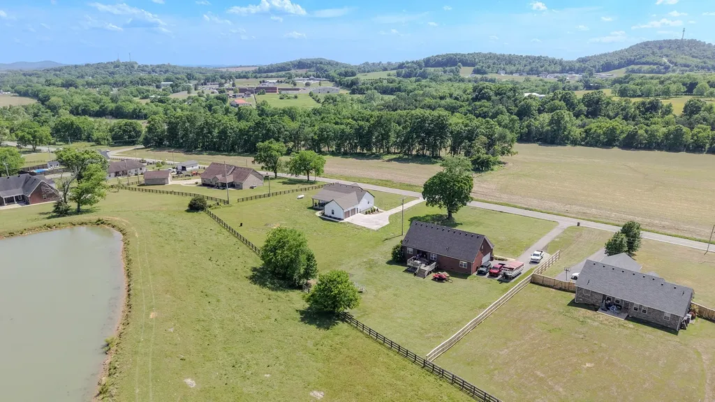 3265 Highway 141, N Hartsville TN 37074
