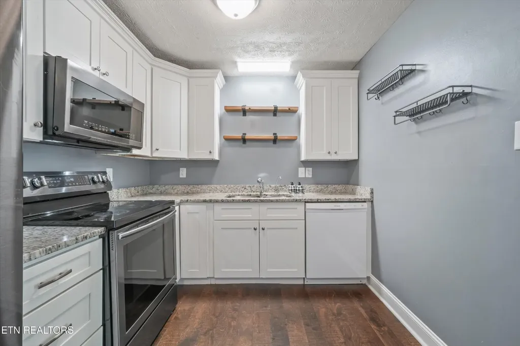 3311 Big Cove Lane Louisville TN 37777