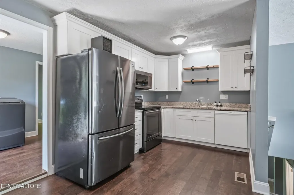3311 Big Cove Lane Louisville TN 37777