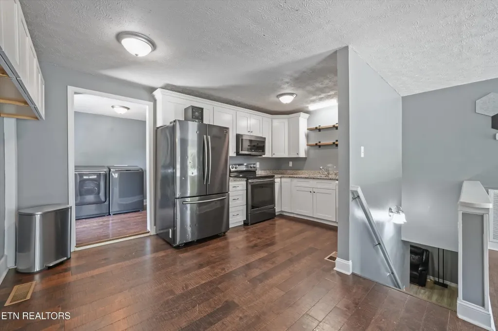 3311 Big Cove Lane Louisville TN 37777