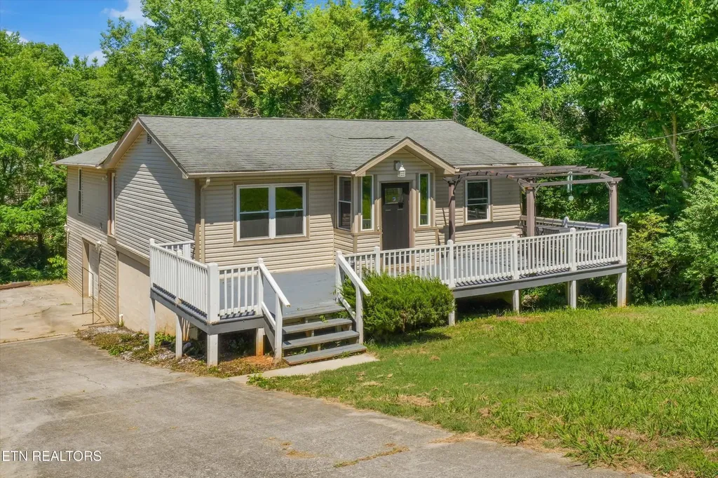 3311 Big Cove Lane Louisville TN 37777