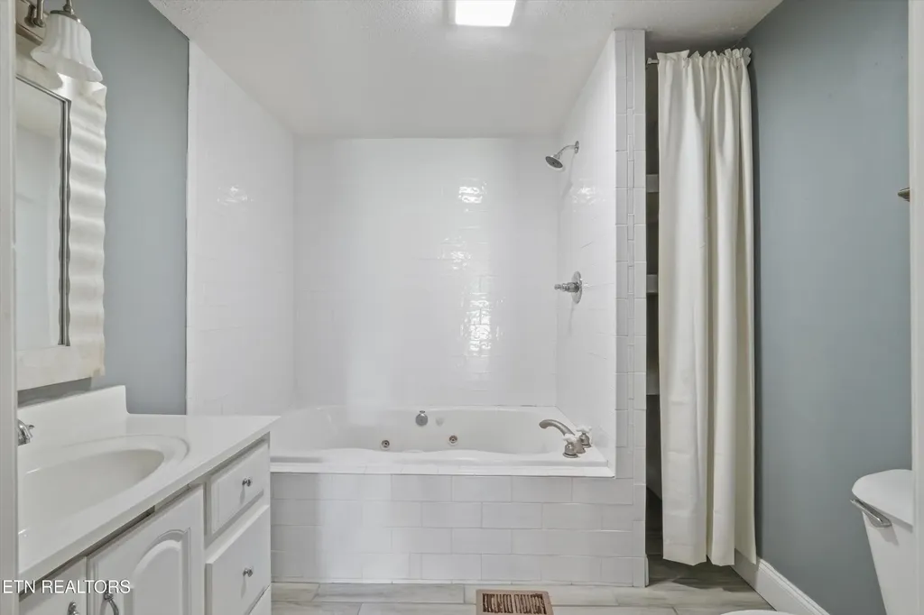 3311 Big Cove Lane Louisville TN 37777