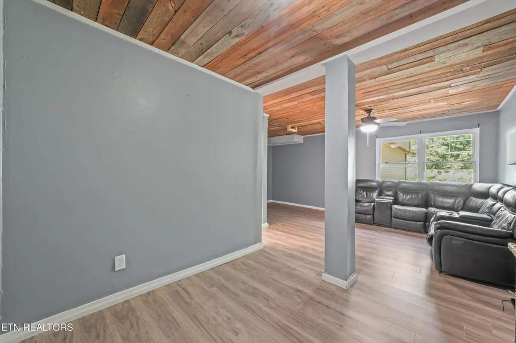 3311 Big Cove Lane Louisville TN 37777