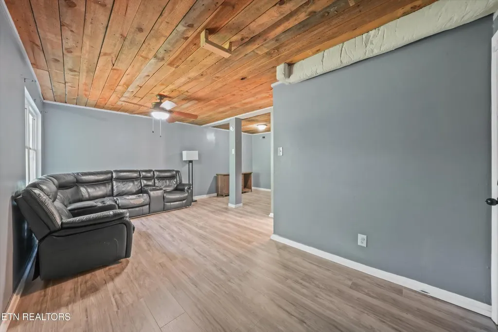 3311 Big Cove Lane Louisville TN 37777