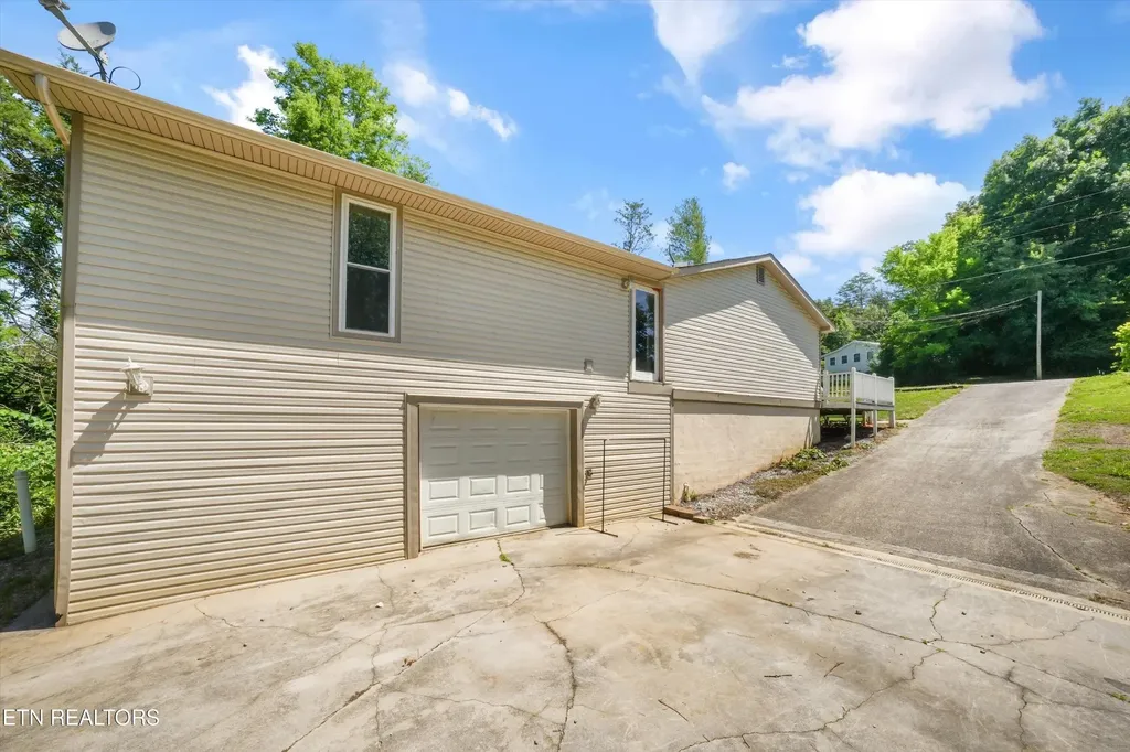 3311 Big Cove Lane Louisville TN 37777