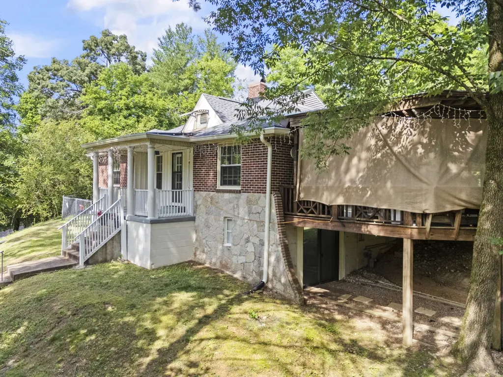 498 Highway 100 Centerville TN 37033